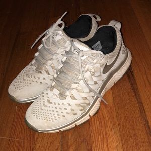 Nike Free Trainer Tennis Shoes. Men’s SIZE 9.